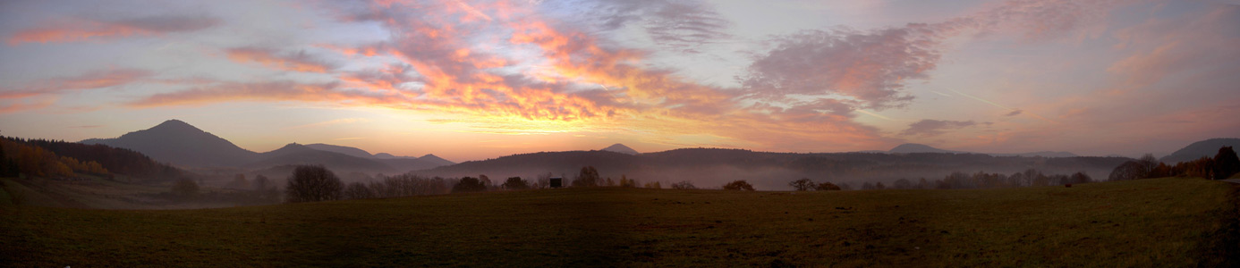 Sonnenaufgang im Trifelsland ...