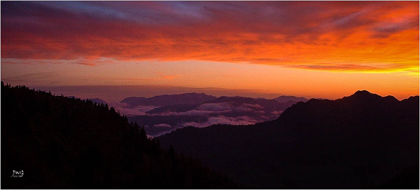 Sonnenaufgang im Zillertal