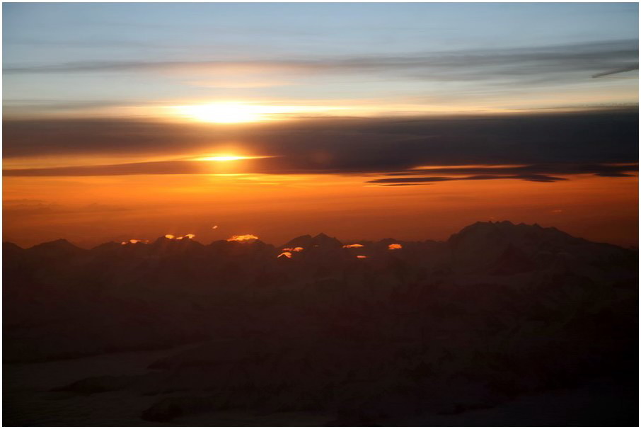 Sonnenaufgang in 10.000 mtr. Höhe