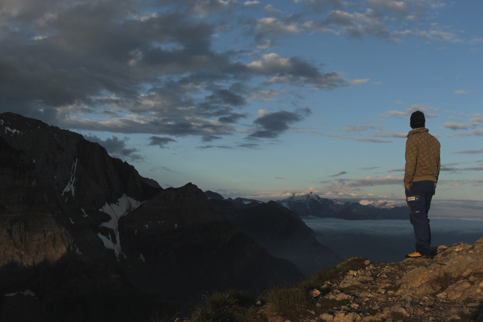 Sonnenaufgang in Adelboden