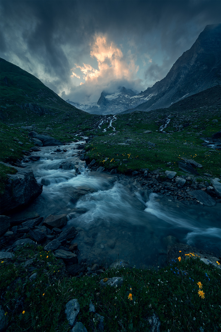 Sonnenaufgang in den Alpen