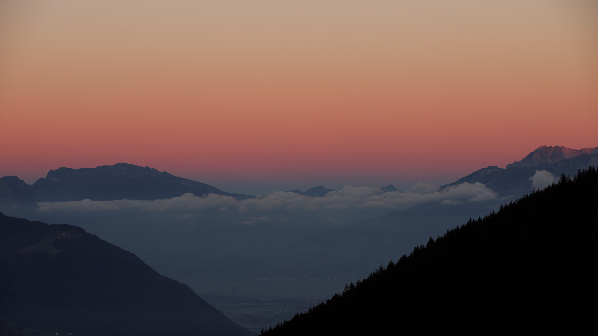 Sonnenaufgang in den Alpen