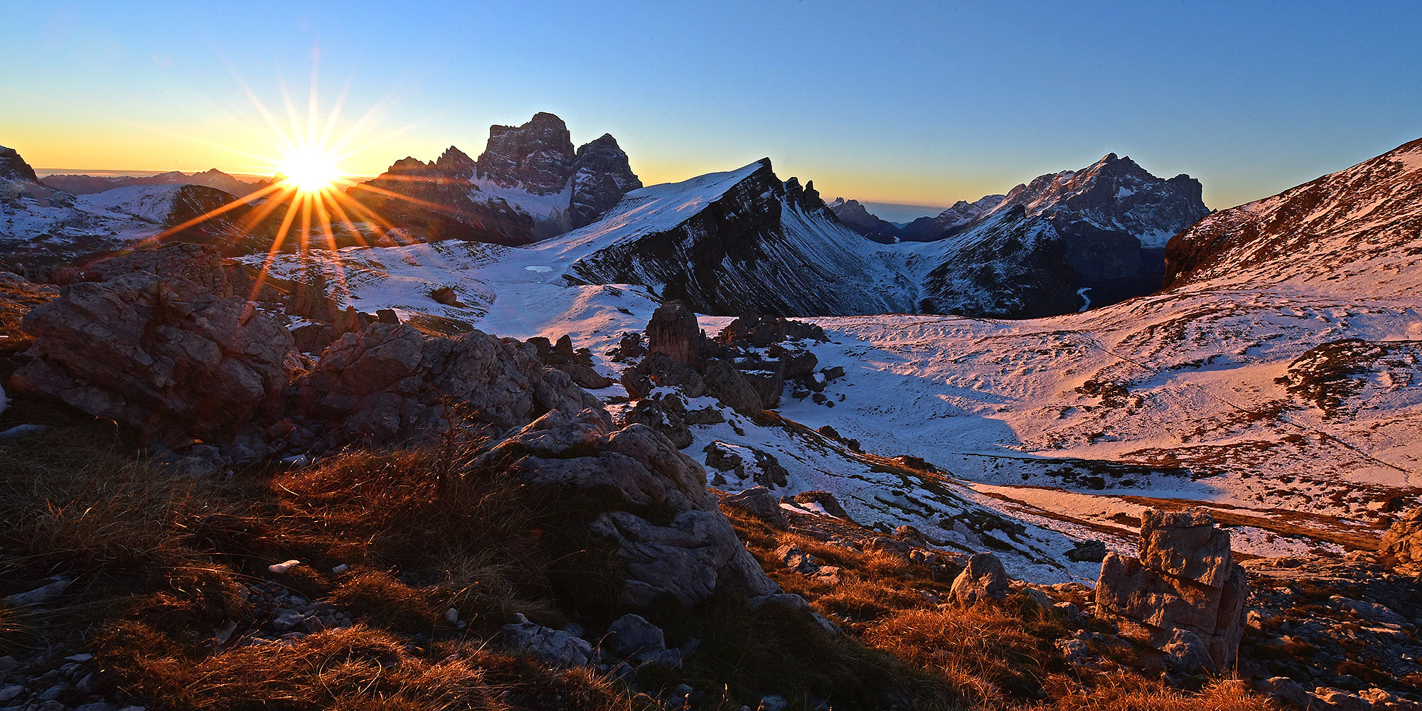 Sonnenaufgang in den Ampezzaner Dolomiten