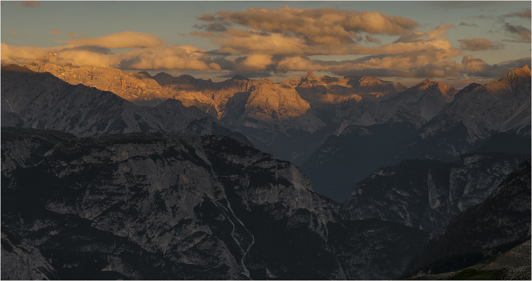 Sonnenaufgang in den Bergen