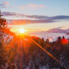 Sonnenaufgang in den Bergen 