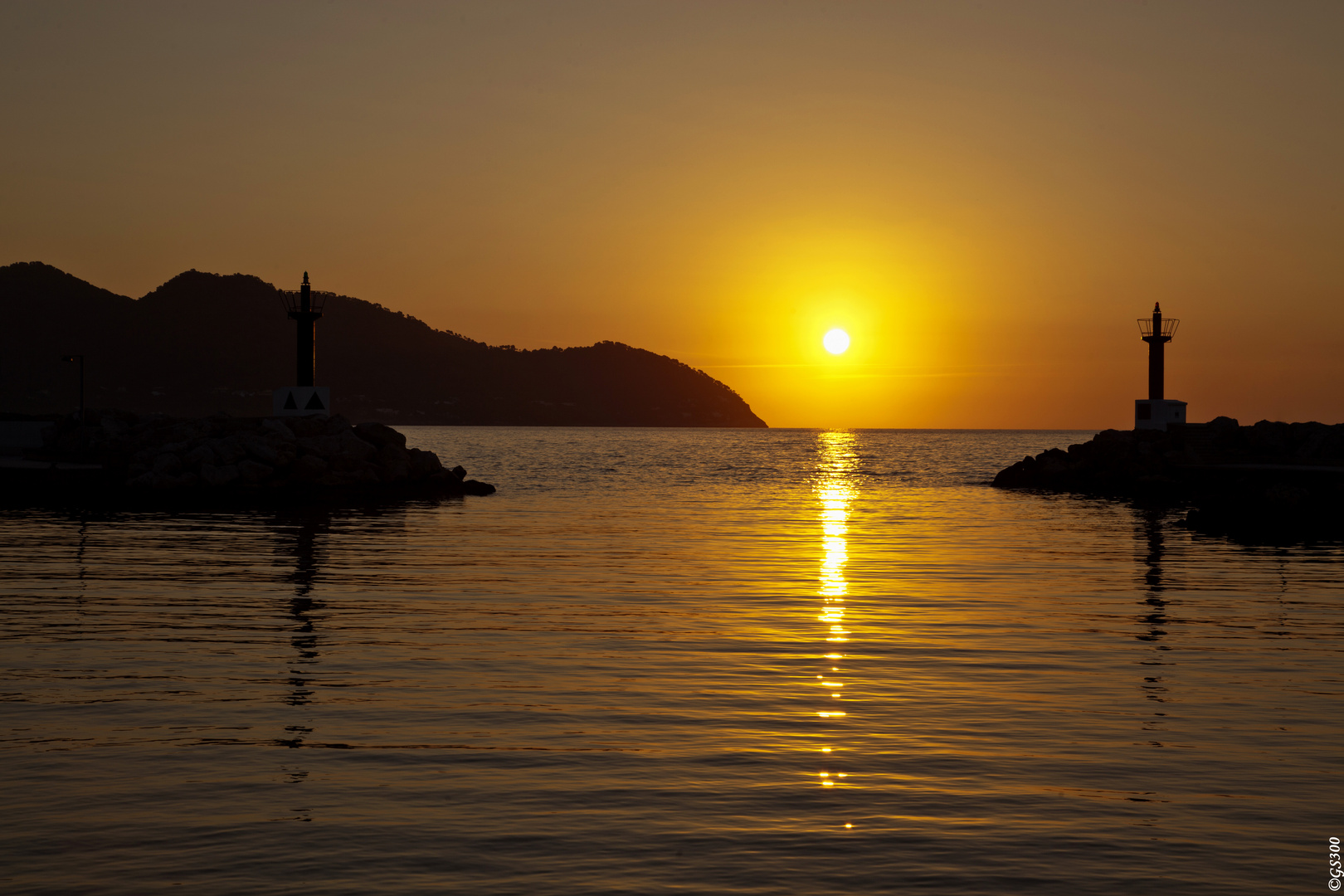 Sonnenaufgang in der Hafeneinfahrt...