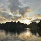 Sonnenaufgang in der Halong Bucht 04