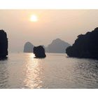 Sonnenaufgang in der Halong Bucht