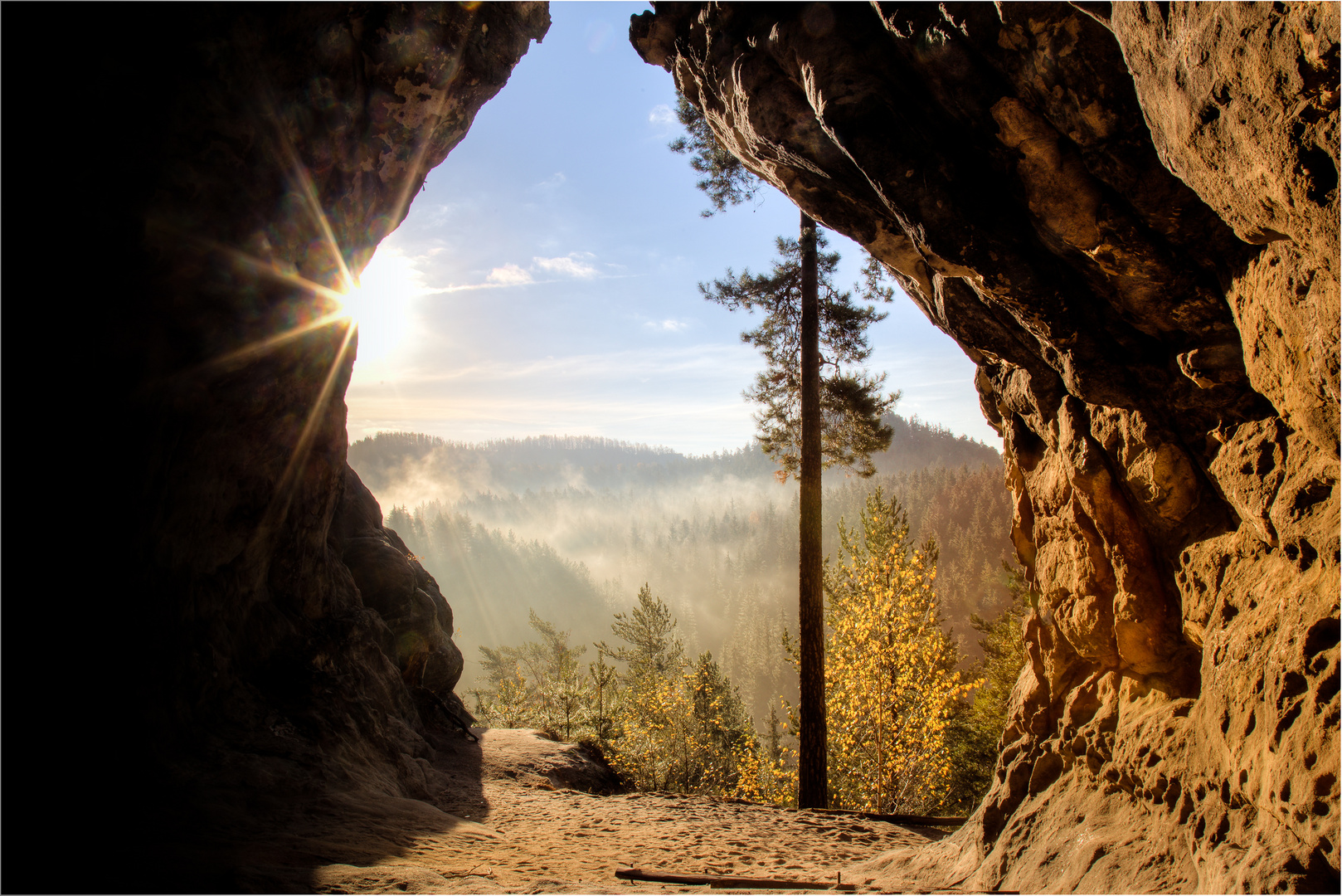 Sonnenaufgang in der Kleinsteinhöhle.