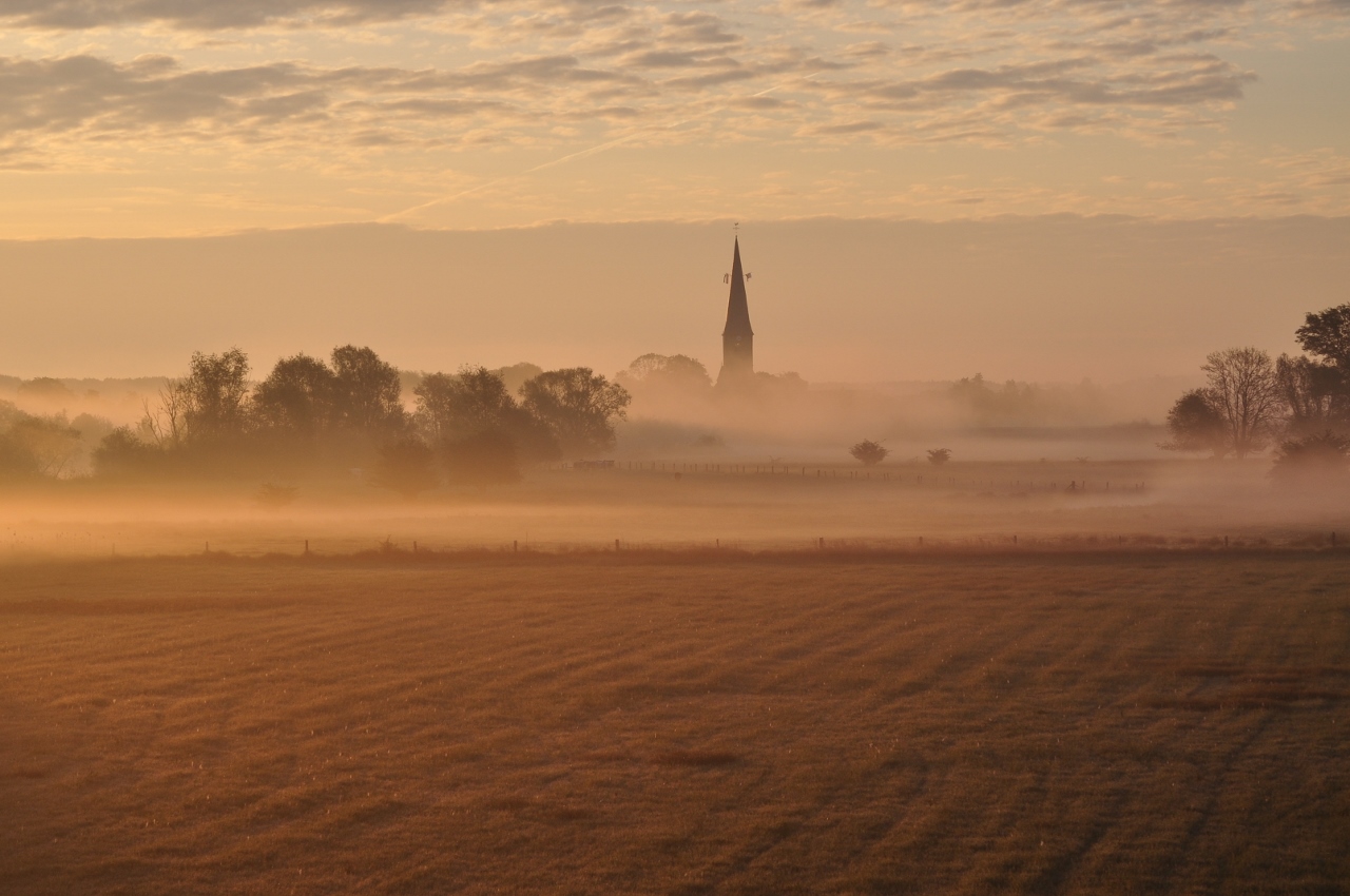 Sonnenaufgang in der Lippeaue bei Lippborg.