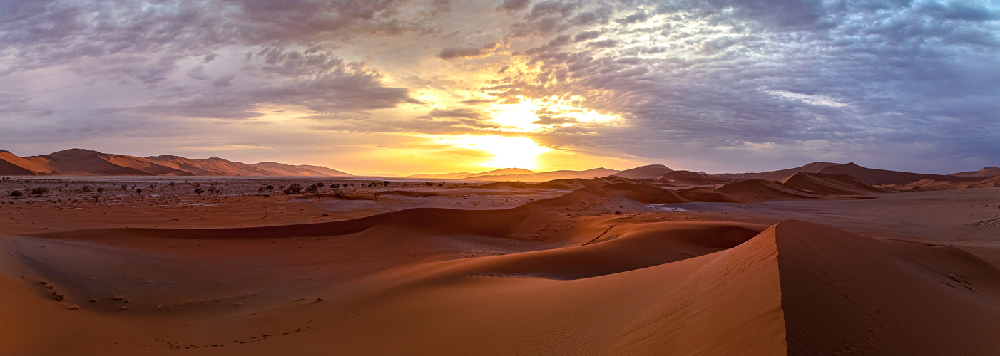 Sonnenaufgang in der Namib Desert