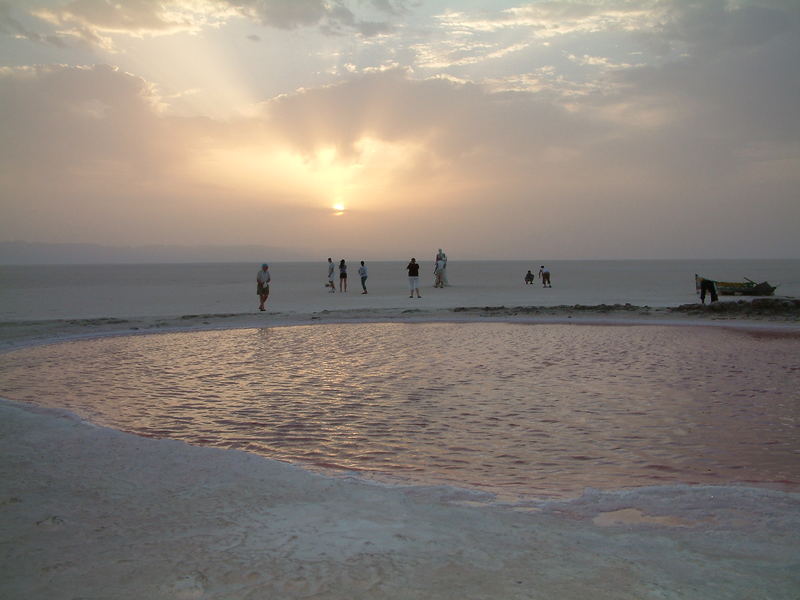 Sonnenaufgang in der Salzwüste