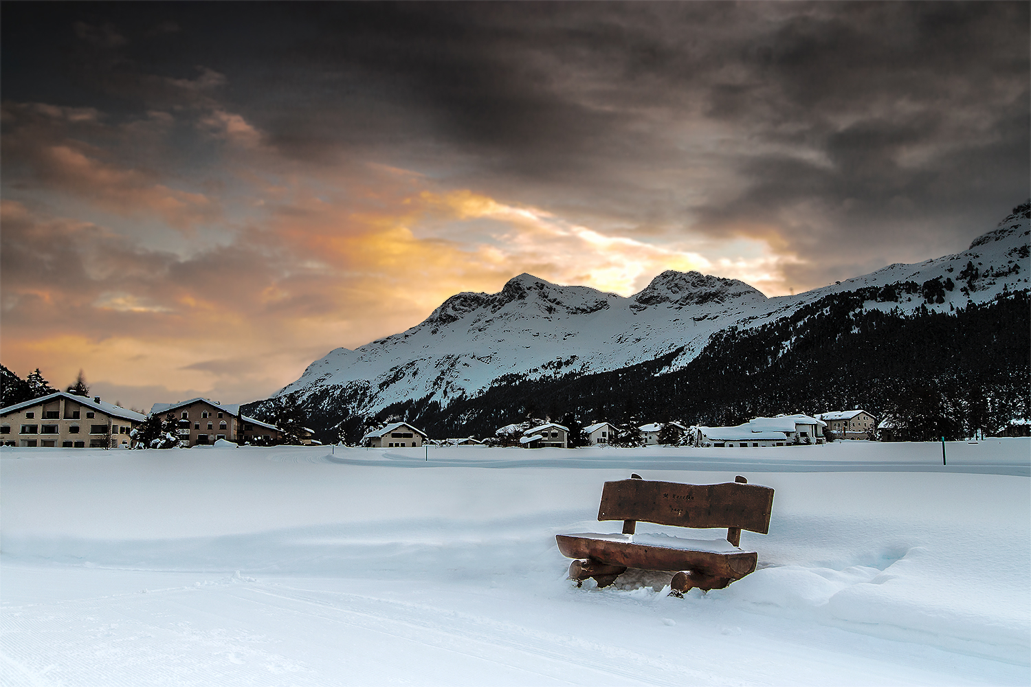 Sonnenaufgang in der Schweizer Bergwelt