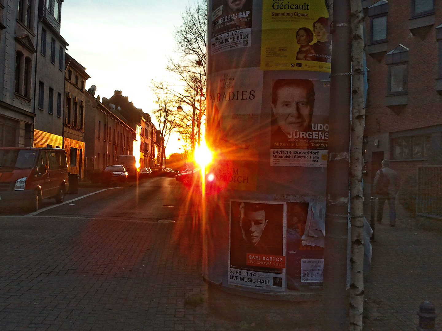 Sonnenaufgang in der Stadt- Köln Mülheim