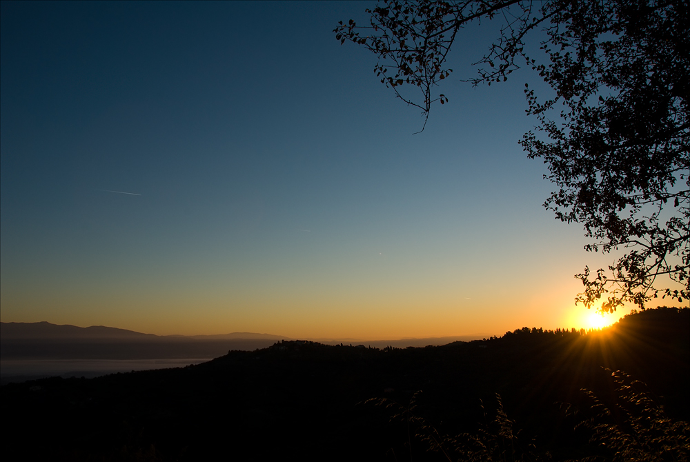 Sonnenaufgang in der Toskana von Roland Heine