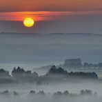 *Sonnenaufgang in der Vulkaneifel II*