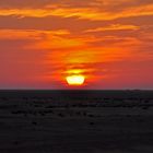 Sonnenaufgang in der Wüste Chott el-Djerid (Tunesien)