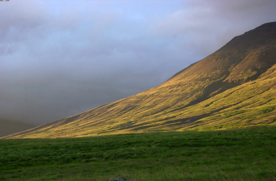 Sonnenaufgang in Island -- Sunrise in Iceland