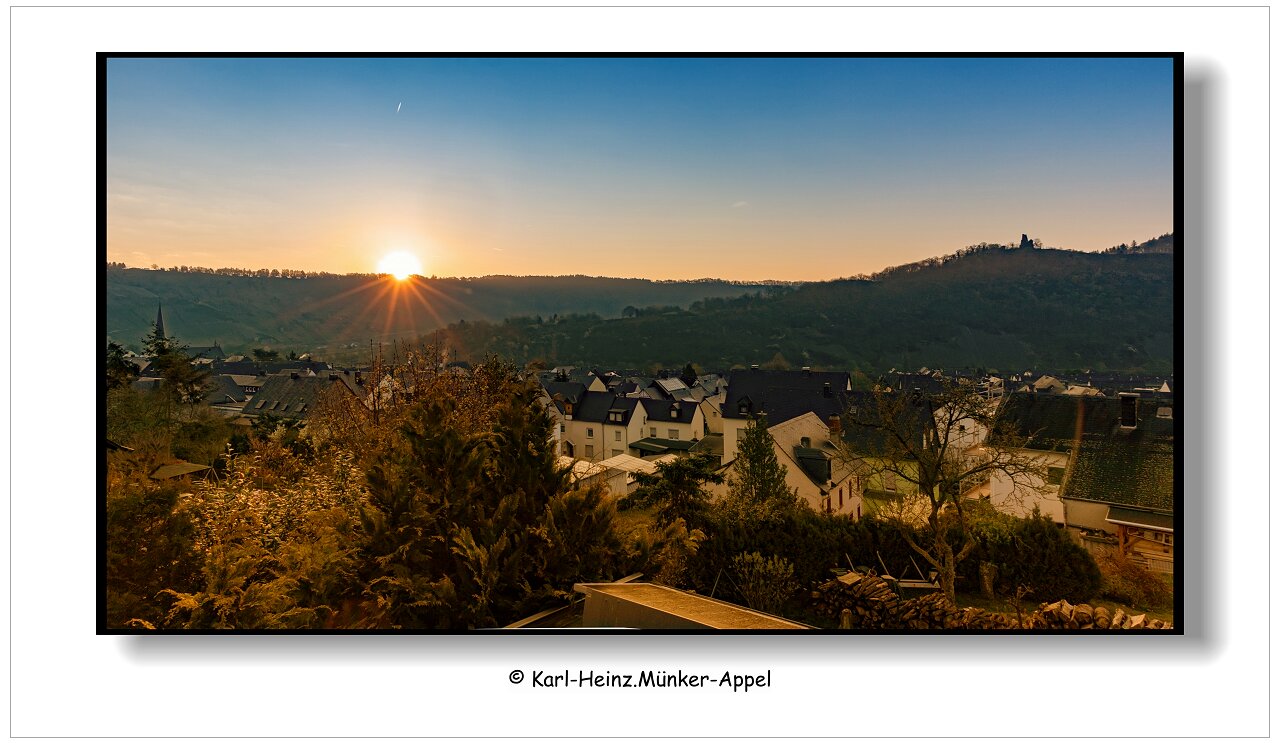 Sonnenaufgang in Kröv an der Mosel