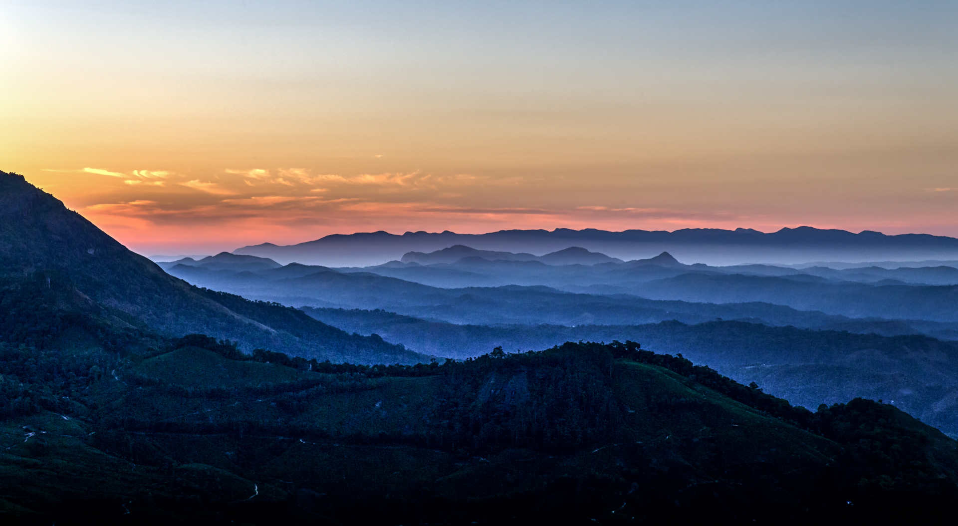 Sonnenaufgang in Munnar