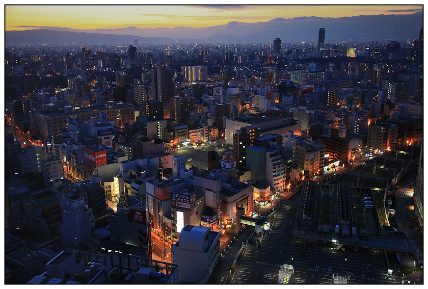 Sonnenaufgang in Osaka