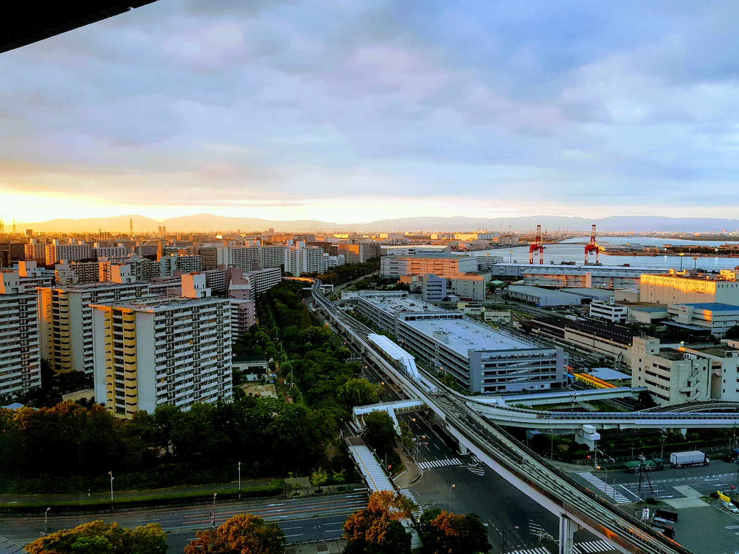 Sonnenaufgang in Osaka