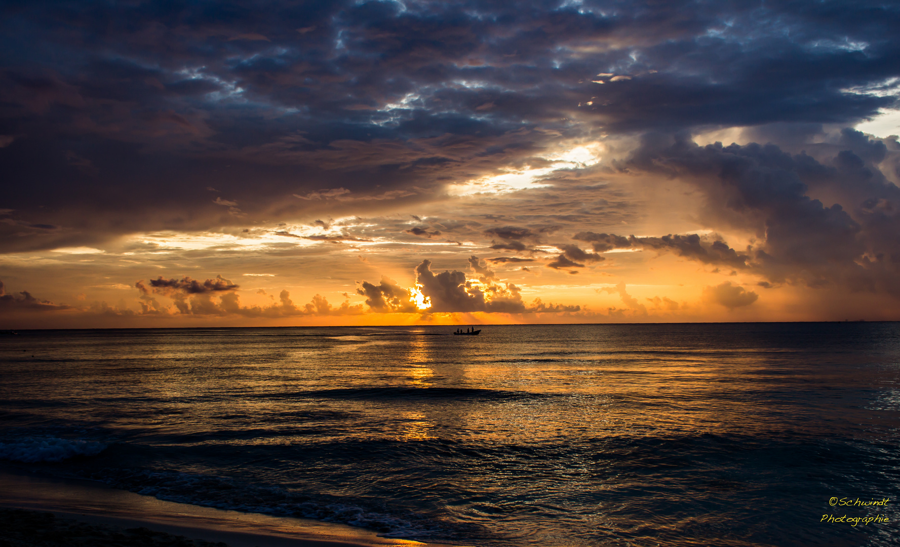 Sonnenaufgang in Rivera Maya - Mexiko