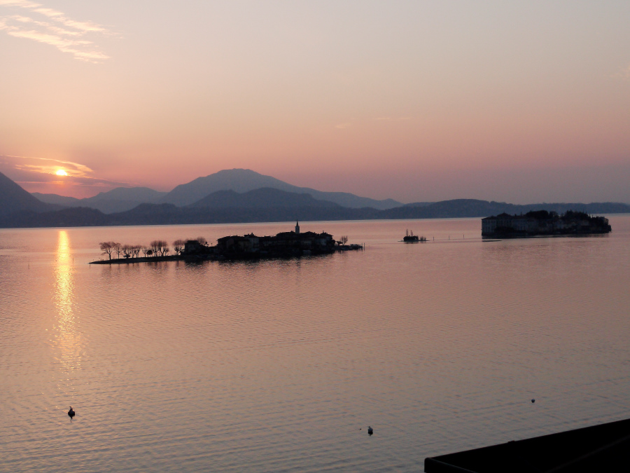 Sonnenaufgang "Isola Pescatore + Isola Bella"