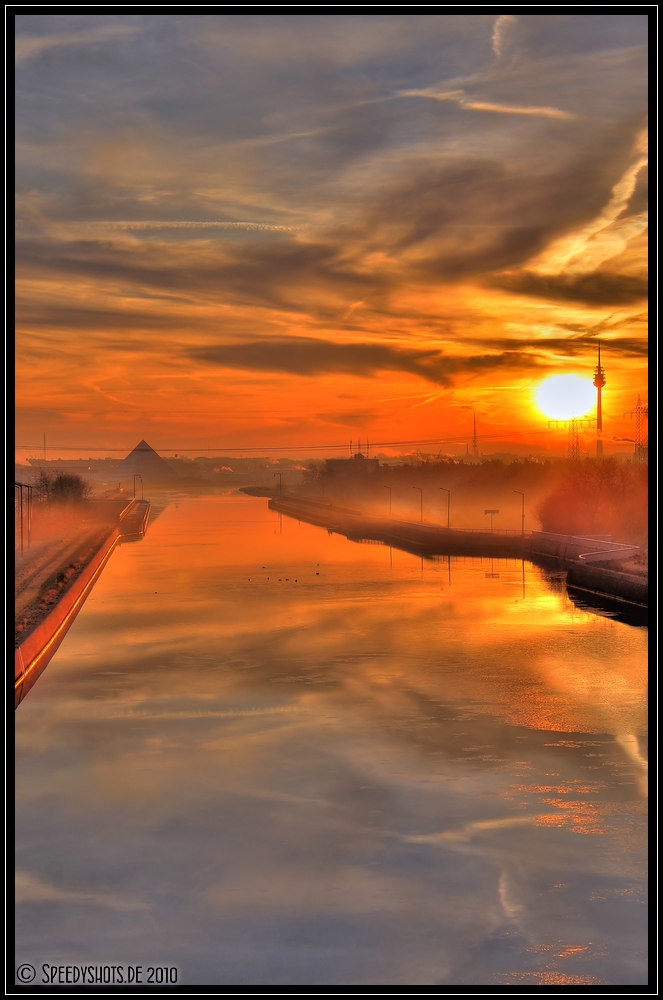 Sonnenaufgang Main-Donau-Kanal