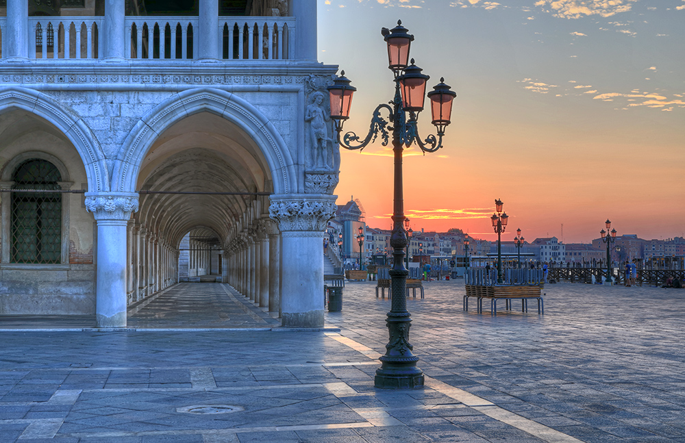 Sonnenaufgang Markusplatz VI