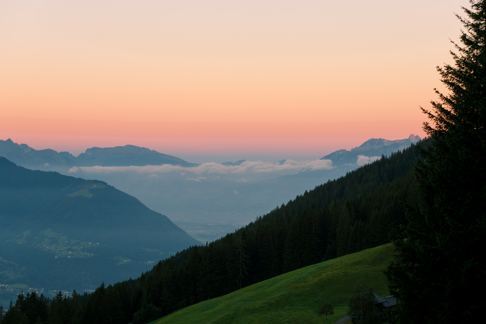 Sonnenaufgang Meßstetter Hütte