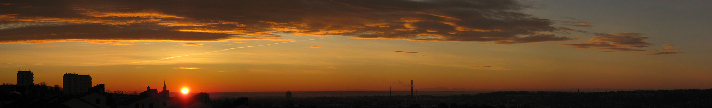 Sonnenaufgang mit Alpenblick