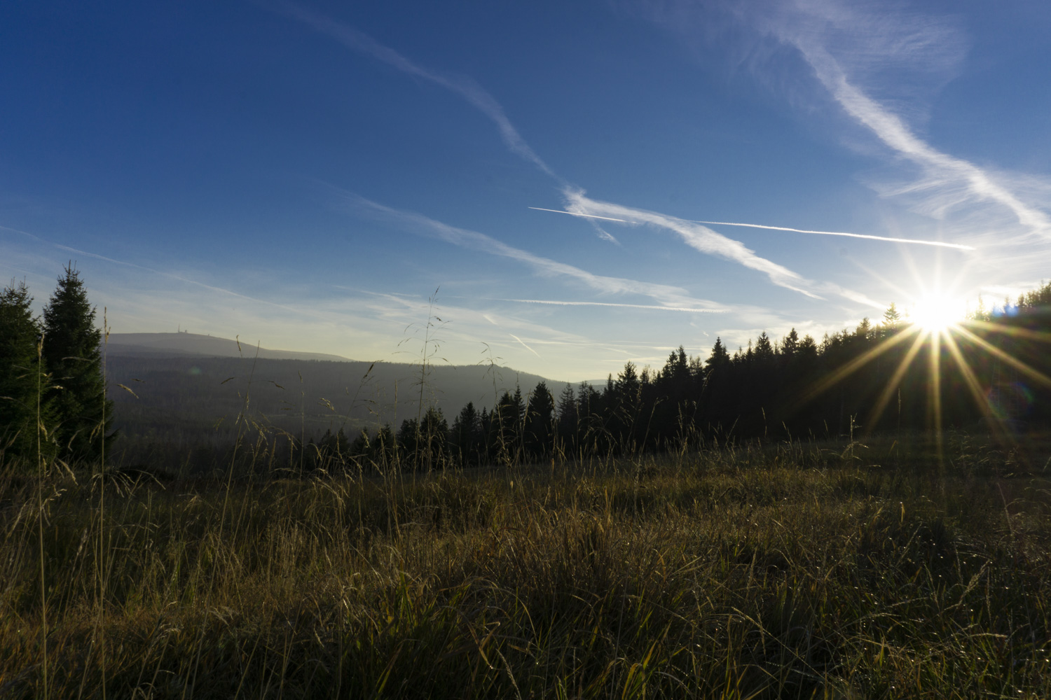 Sonnenaufgang mit Brocken im Harz