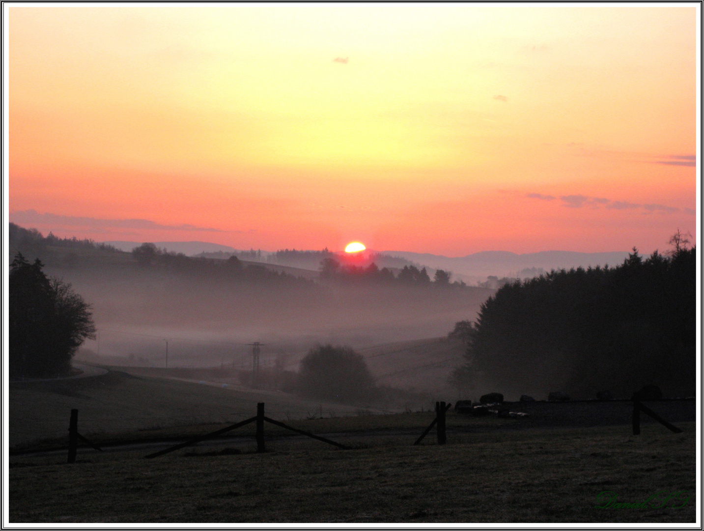 Sonnenaufgang mit Dunst / Nebel..........