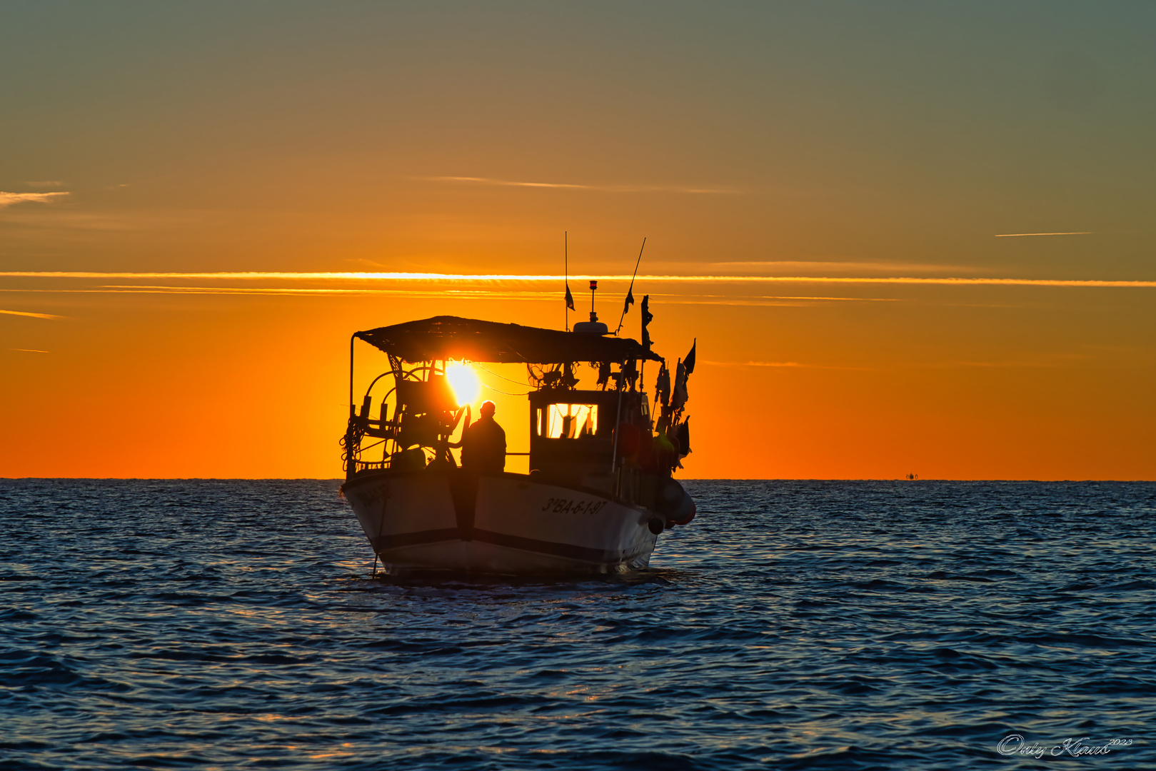 Sonnenaufgang mit Durchblick