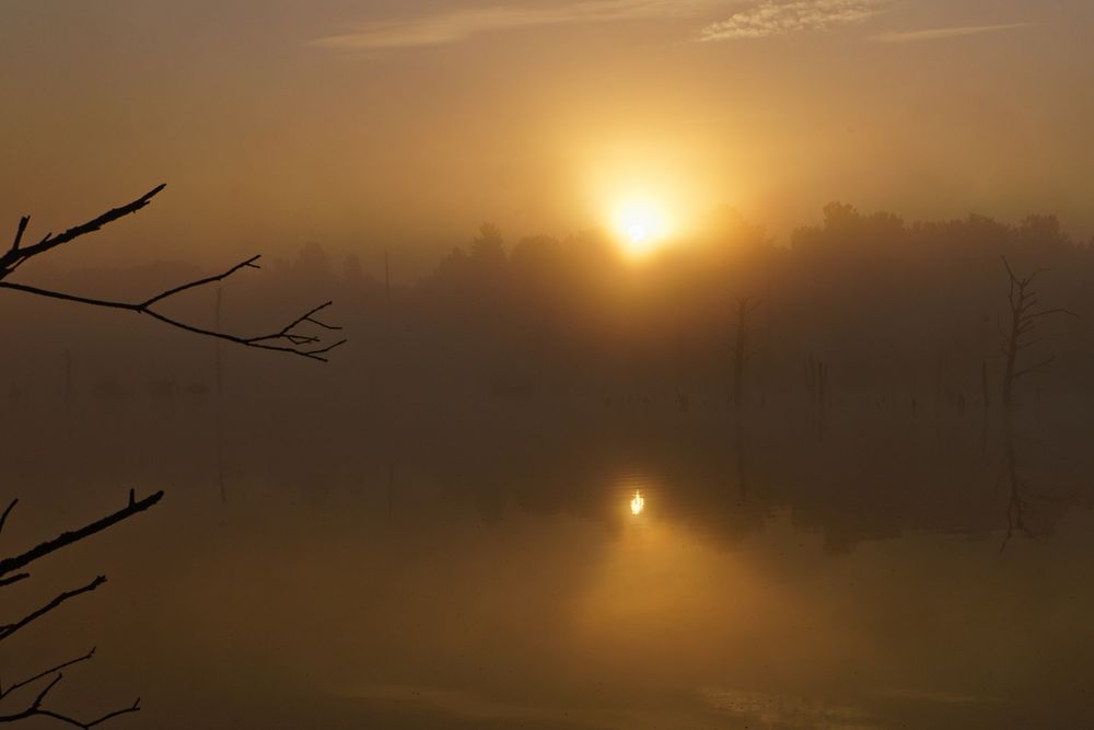 Sonnenaufgang mit Fingerzeig