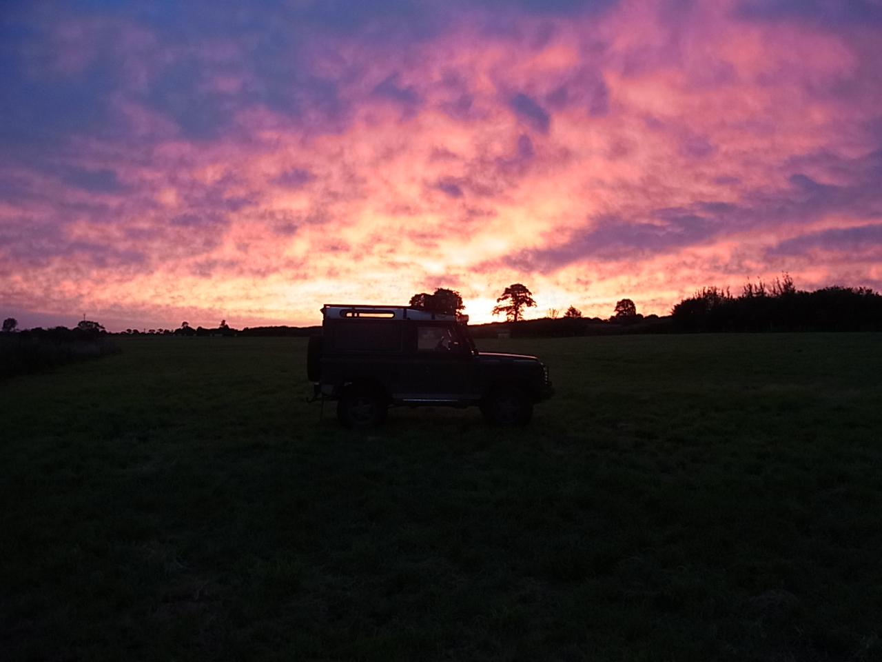 Sonnenaufgang mit Landy