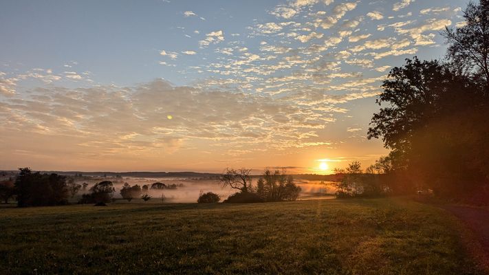 Sonnenaufgang mit Nebel