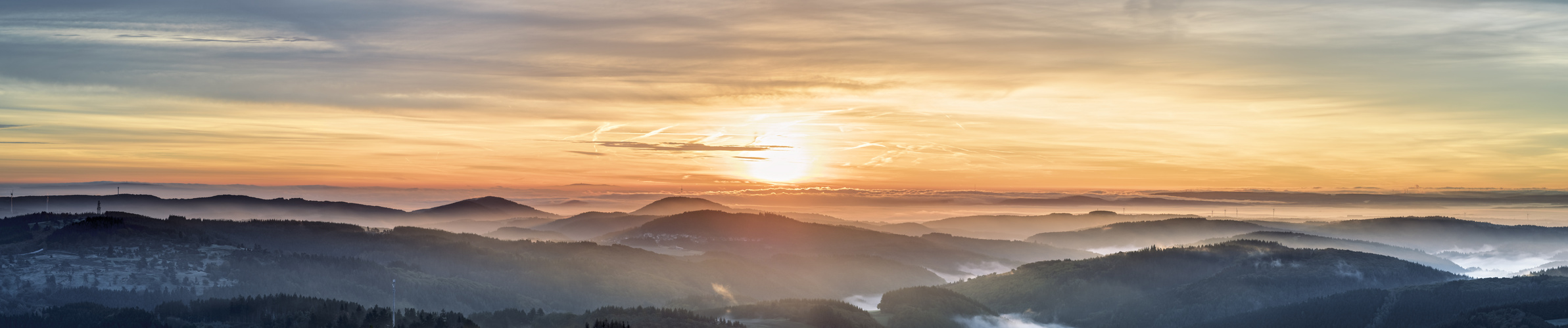 Sonnenaufgang mit Nebel über der Osteifel #2