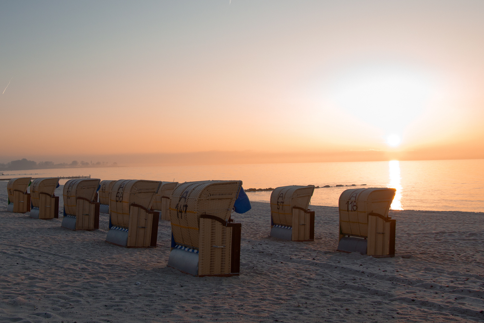 Sonnenaufgang mit Starndkorb