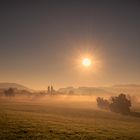 Sonnenaufgang mit zartem Bodennebel… wunderbare Landschaftsfotografie