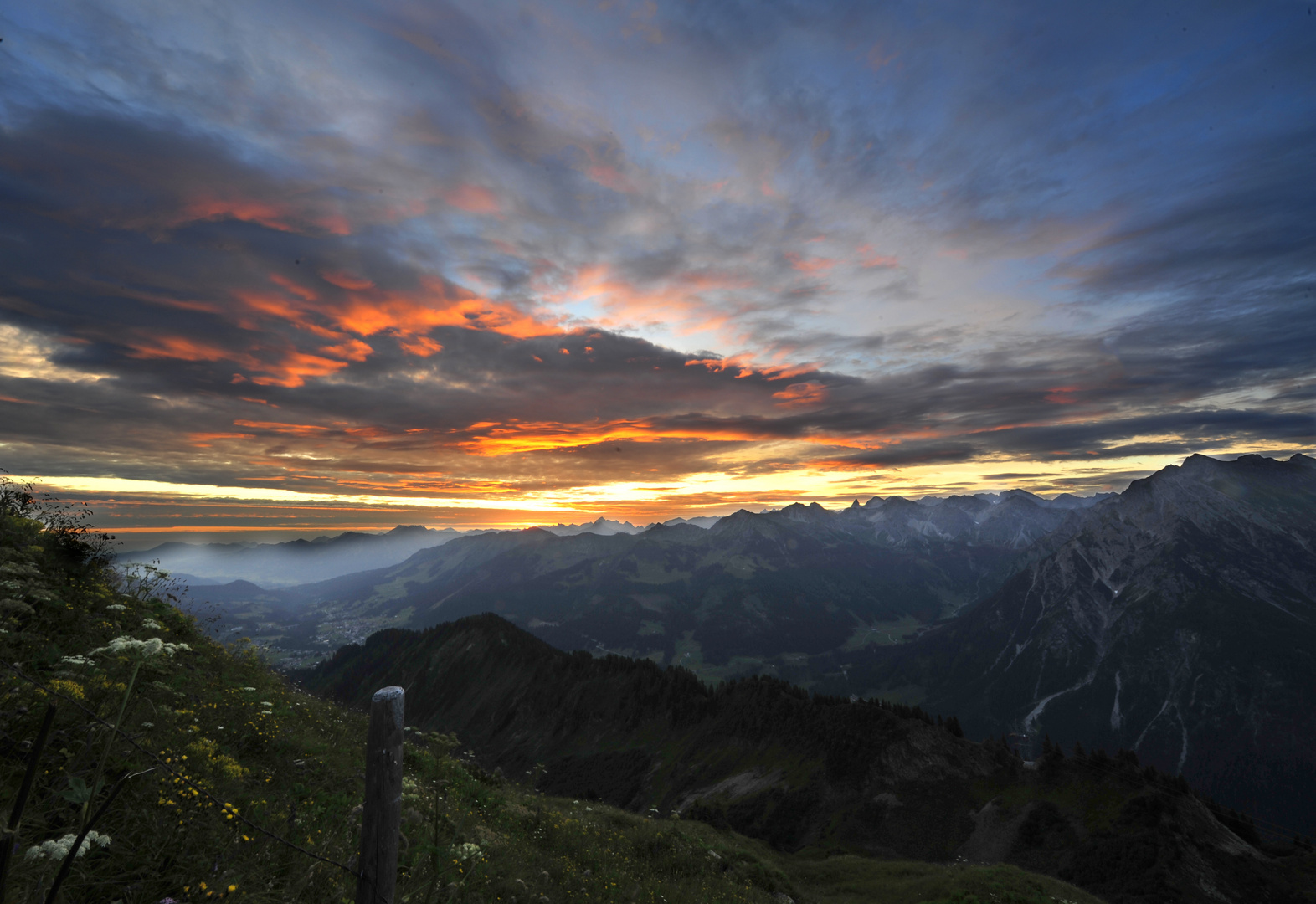 Sonnenaufgang (Mittelberg)Kleinwalsertal