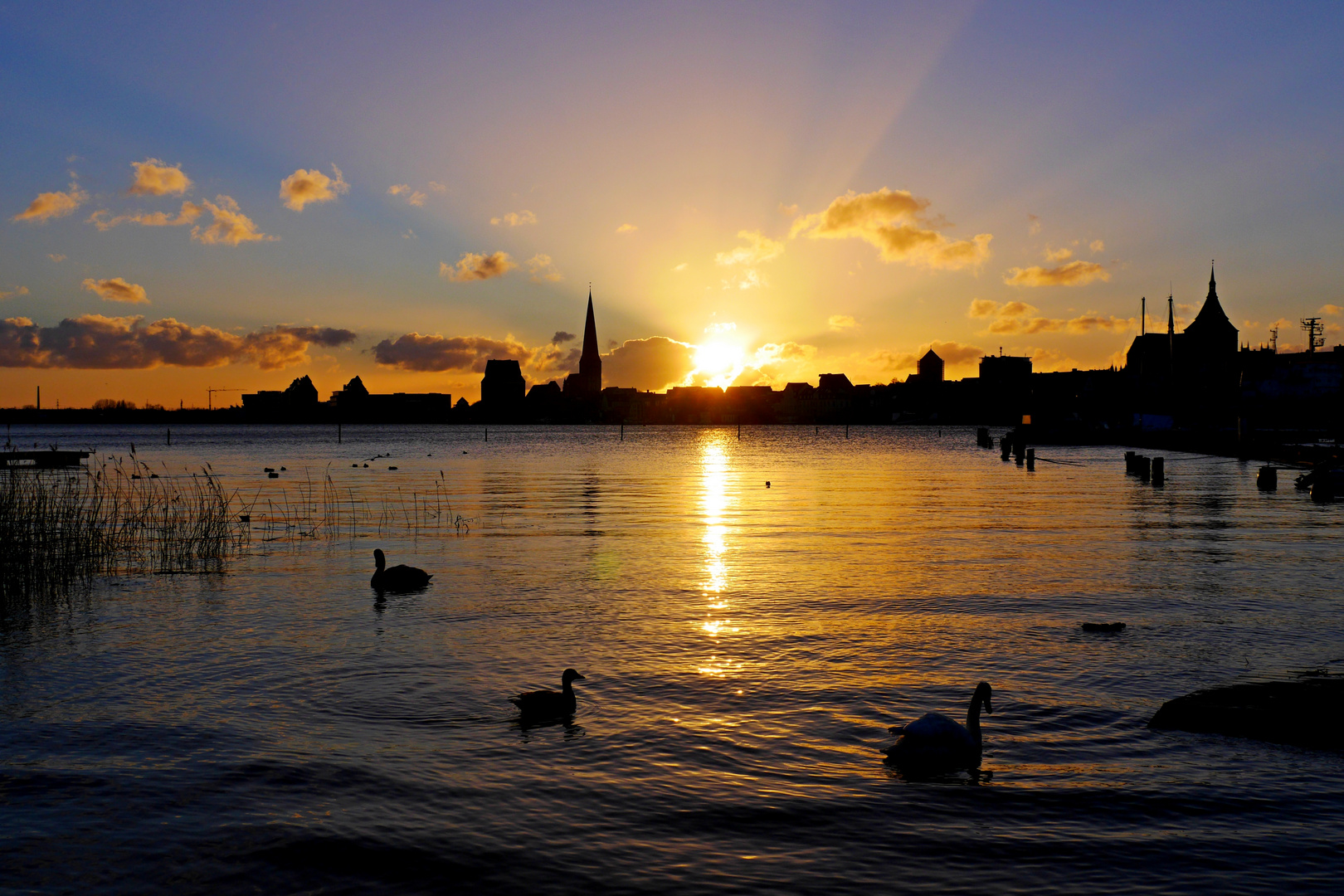 Sonnenaufgang Rostock Stadthafen