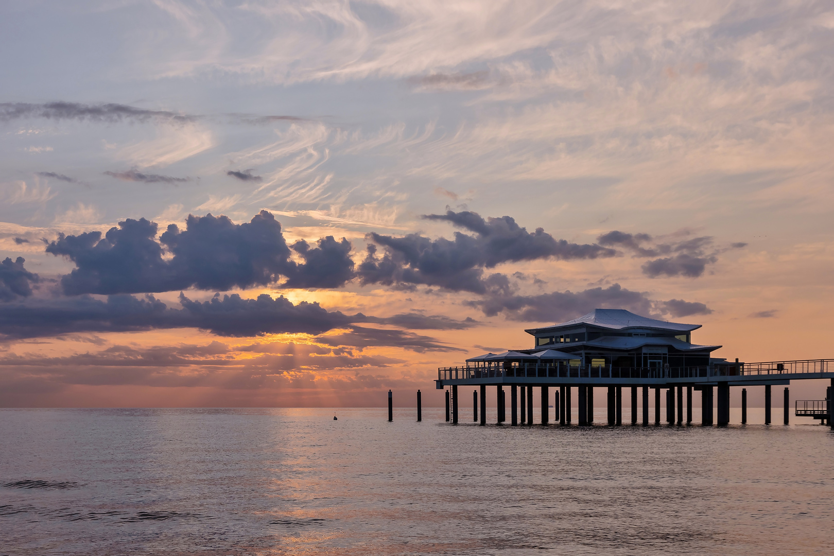 Sonnenaufgang & Teehaus