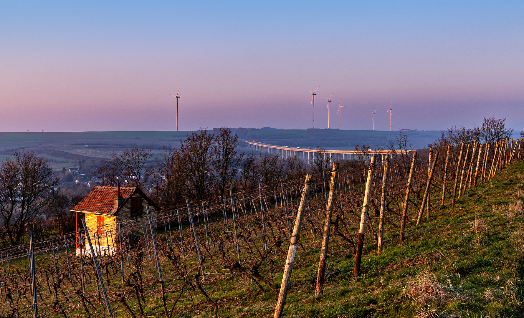 Sonnenaufgang über Alzey - III -