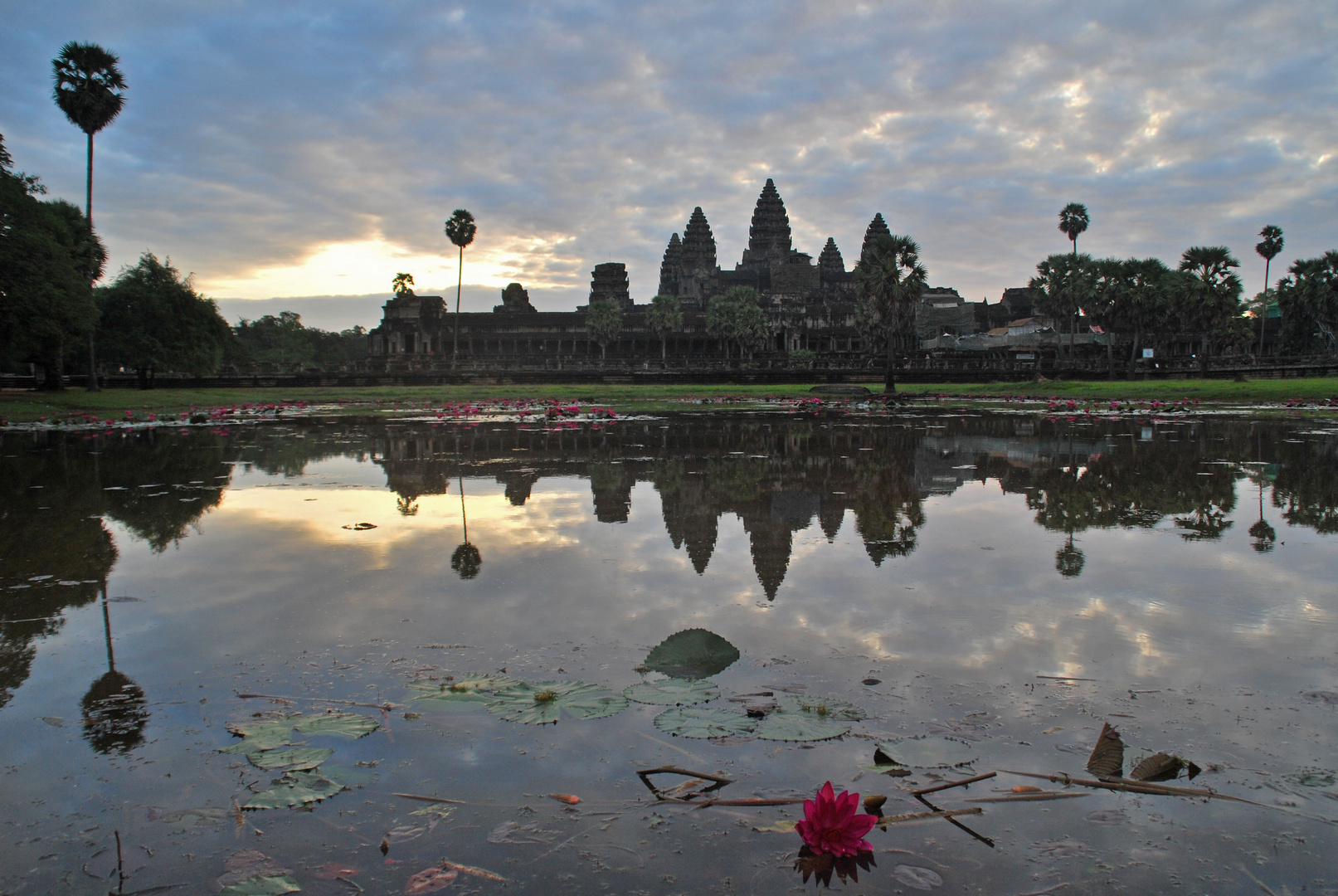 Sonnenaufgang über Angkor Wat