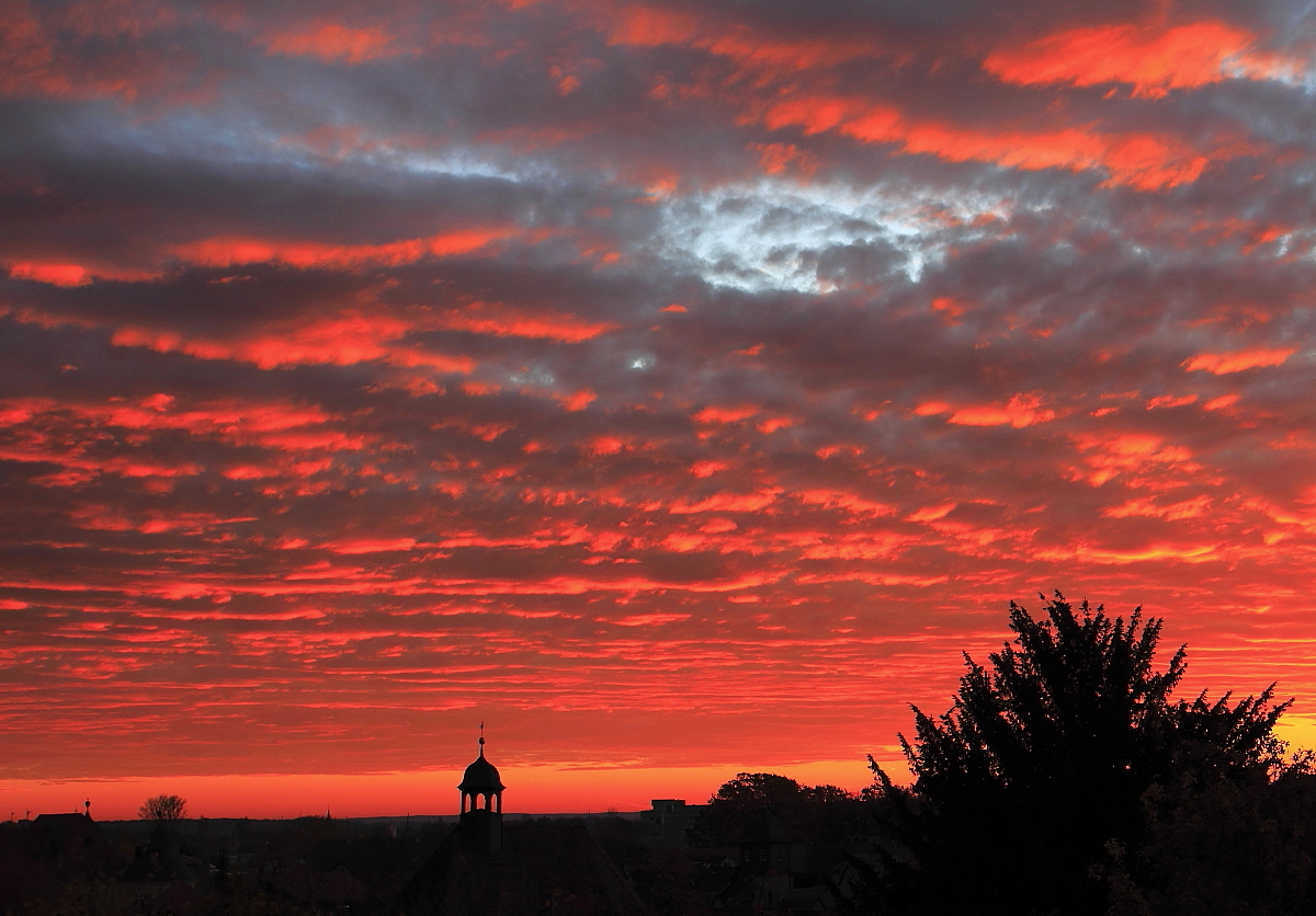 Sonnenaufgang über Bad Bergzabern.