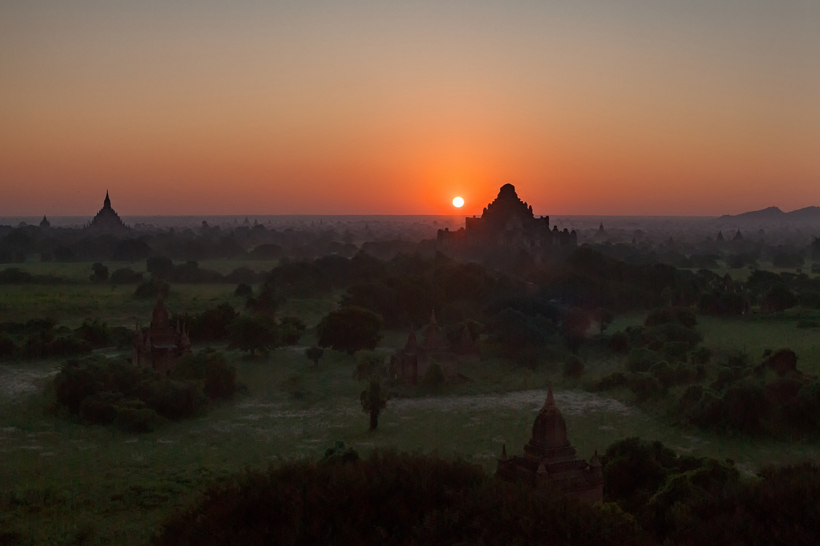 Sonnenaufgang über Bagan