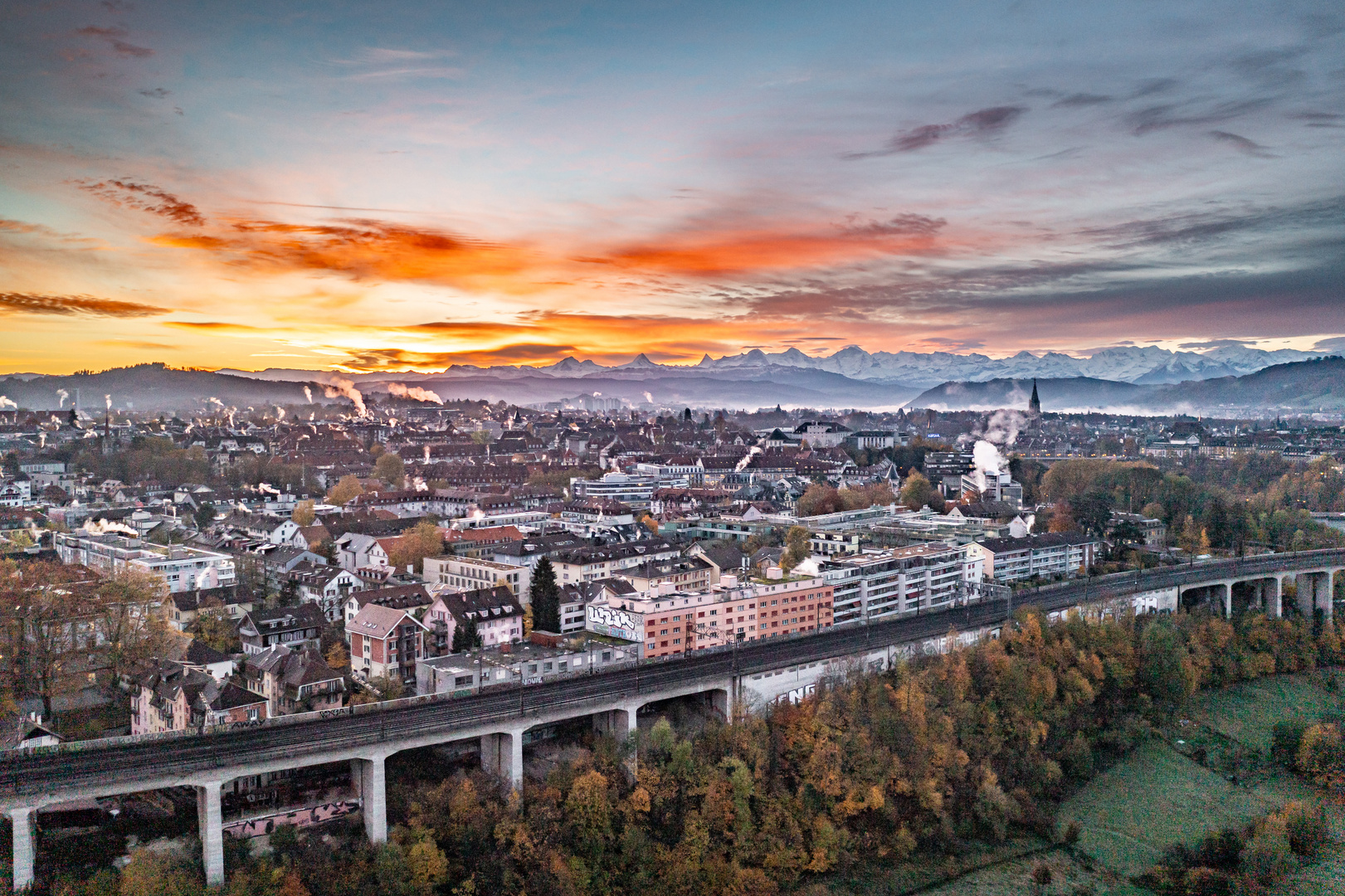 Sonnenaufgang über Bern