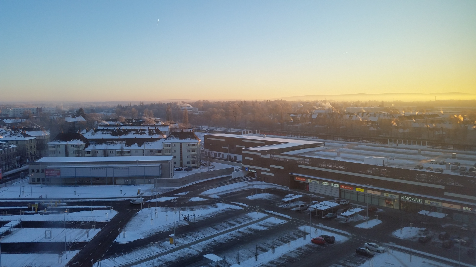 Sonnenaufgang über Braunschweig im Schnee